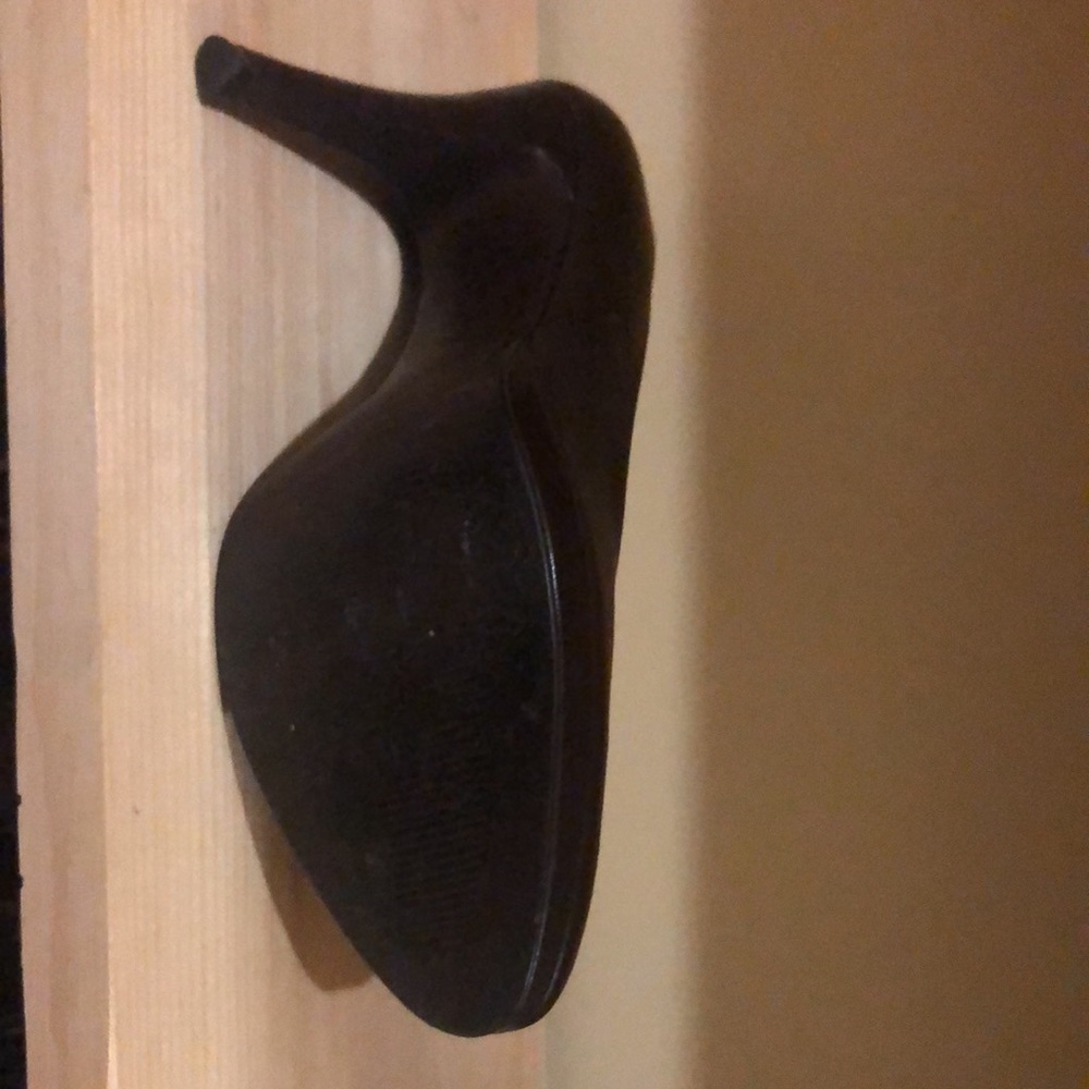 Shoes - Picture 4 of 5